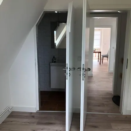 Graefin Auf Ruegen - 아파트 Parchtitz