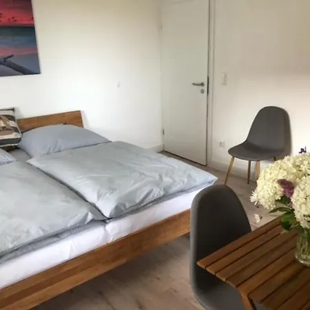 Graefin Auf Ruegen - 아파트 Parchtitz